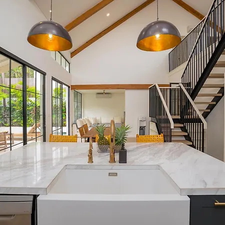Villa Palmera - Sumptuous 2Br Luxury Villa In Canggu Quiet Parts